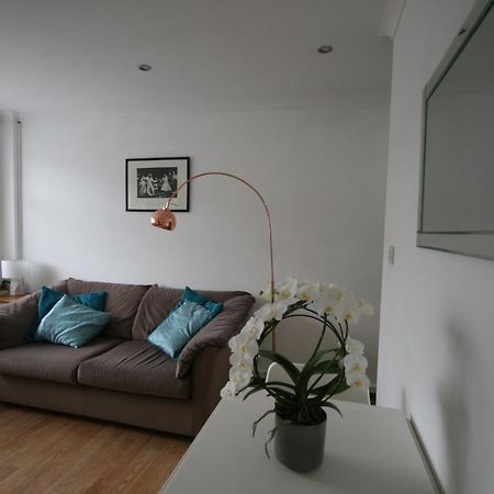 Molesey Near Hampton Court, Viking Short Stays West Molesey Extérieur photo