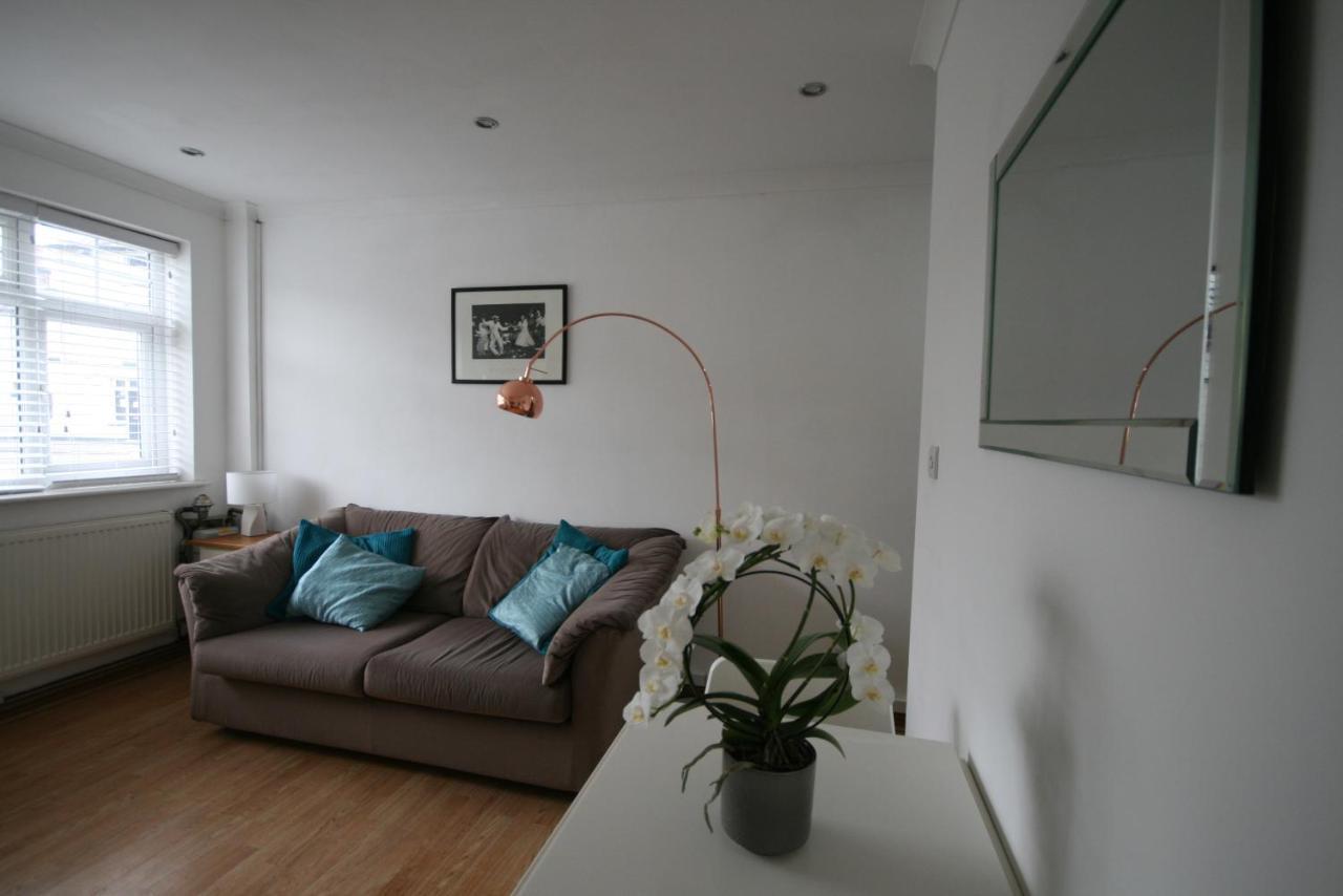 Molesey Near Hampton Court, Viking Short Stays West Molesey Extérieur photo
