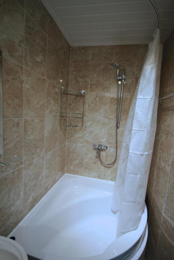 Molesey Near Hampton Court, Viking Short Stays West Molesey Extérieur photo