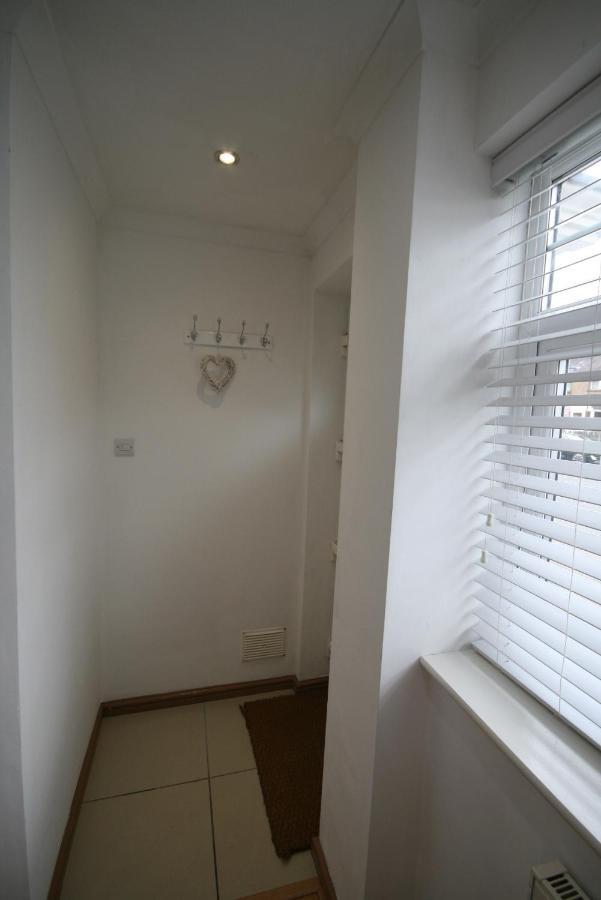 Molesey Near Hampton Court, Viking Short Stays West Molesey Extérieur photo