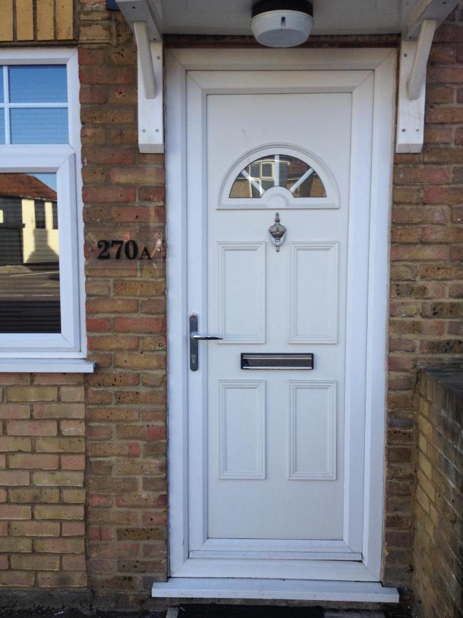 Molesey Near Hampton Court, Viking Short Stays West Molesey Extérieur photo
