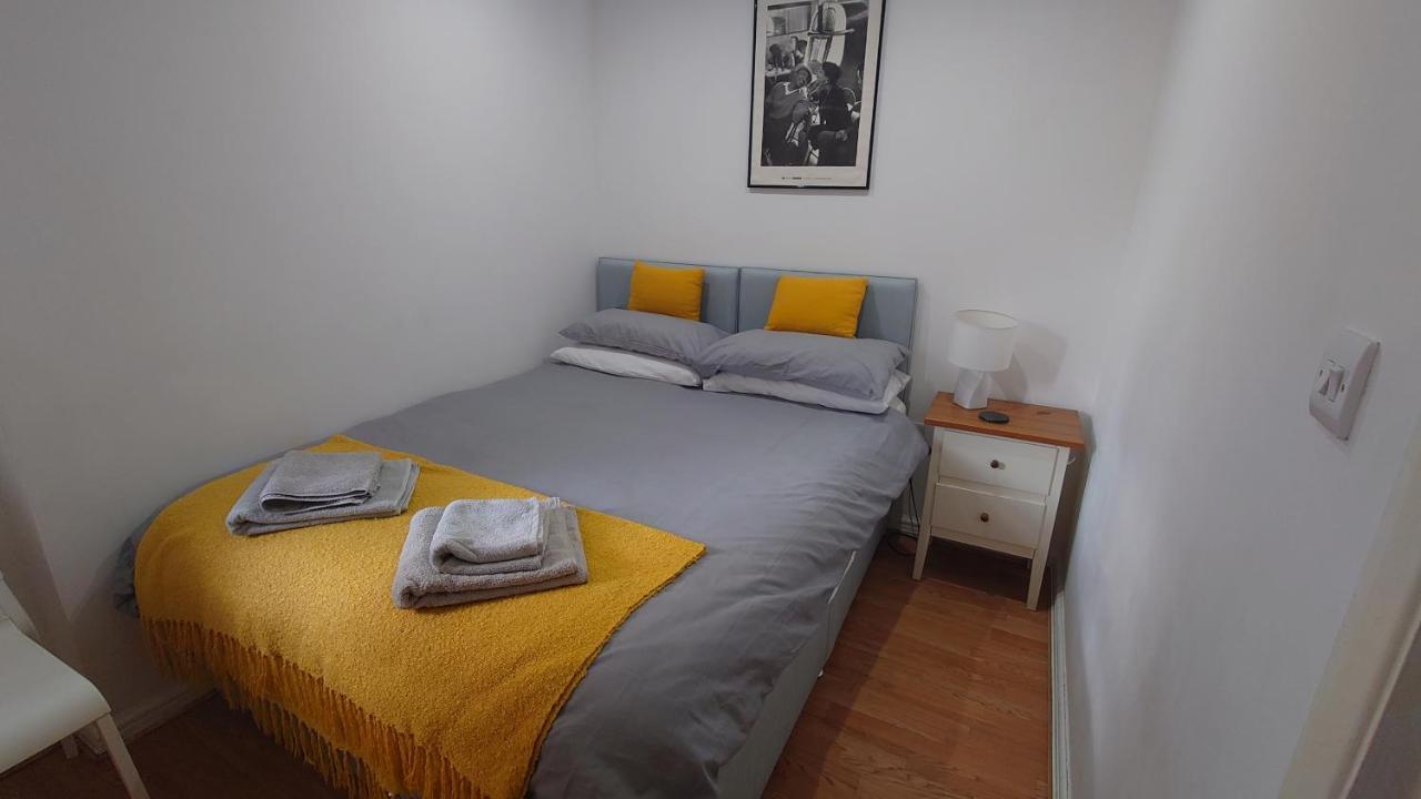 Molesey Near Hampton Court, Viking Short Stays West Molesey Extérieur photo