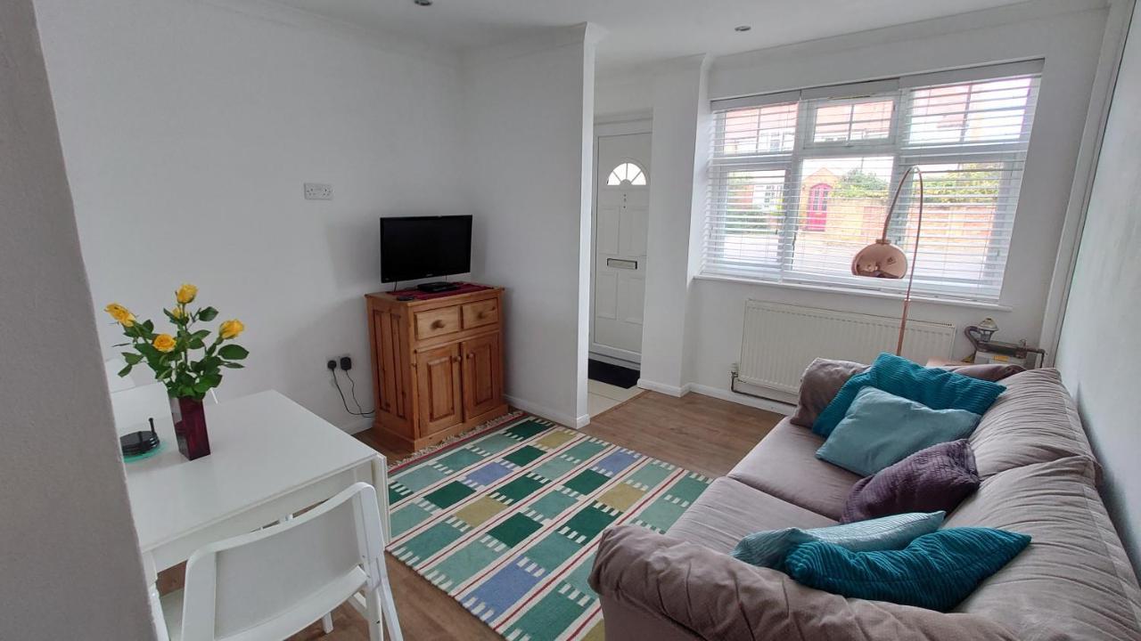 Molesey Near Hampton Court, Viking Short Stays West Molesey Extérieur photo