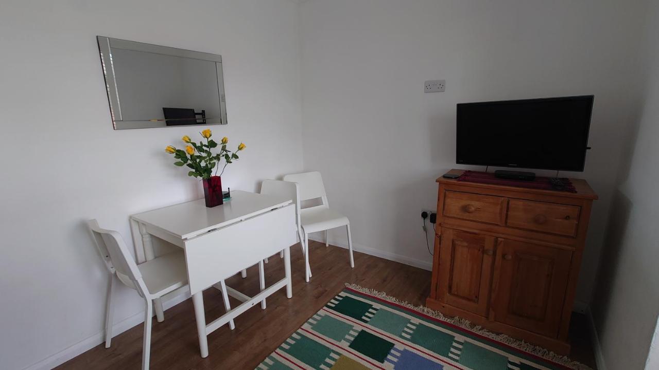 Molesey Near Hampton Court, Viking Short Stays West Molesey Extérieur photo